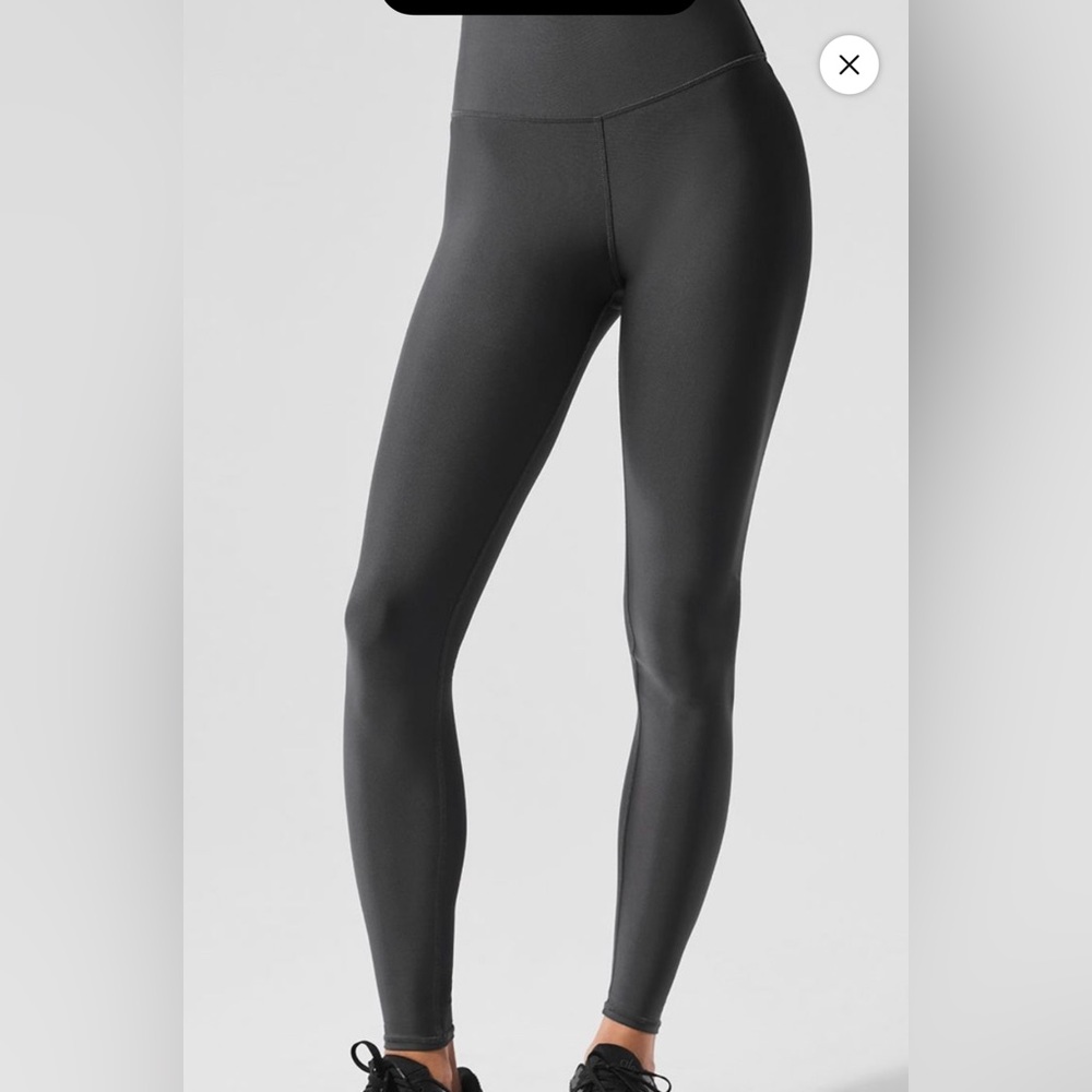NWOT ALO Yoga Airlift Leggings